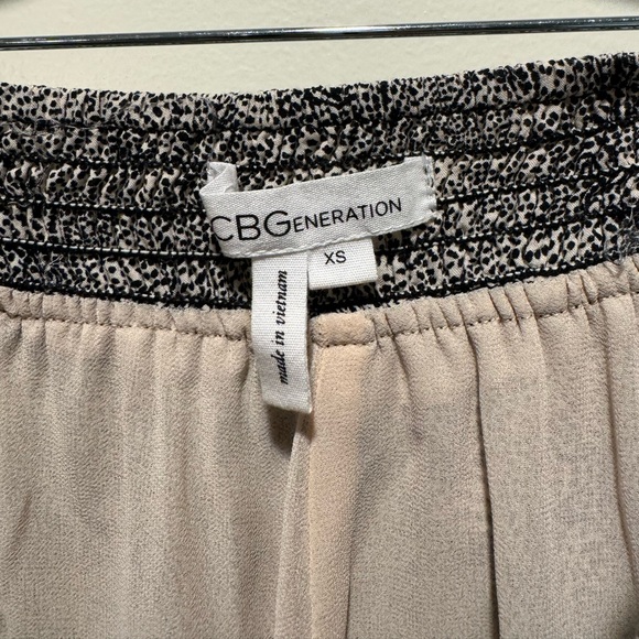 Bcbg generation flowy shorts - Picture 2 of 3